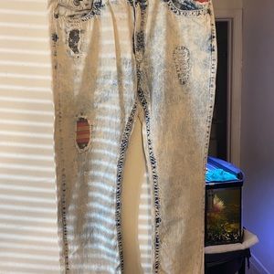 2 pairs of ripped with patches men’s jeans